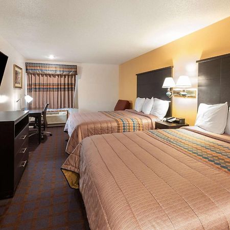 Red Oak Rodeway Inn מראה חיצוני תמונה