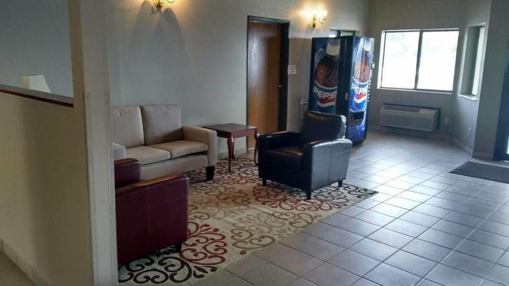 Red Oak Rodeway Inn מראה חיצוני תמונה