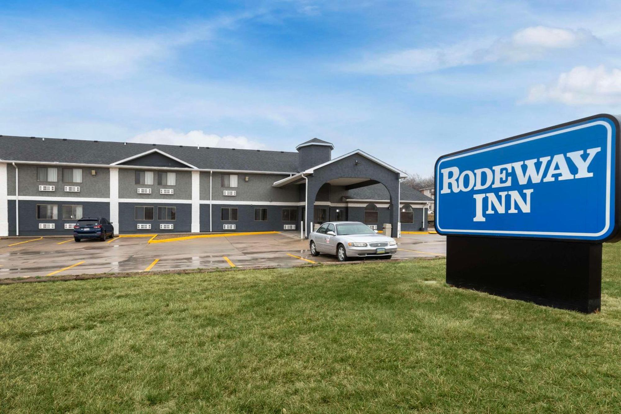 Red Oak Rodeway Inn מראה חיצוני תמונה