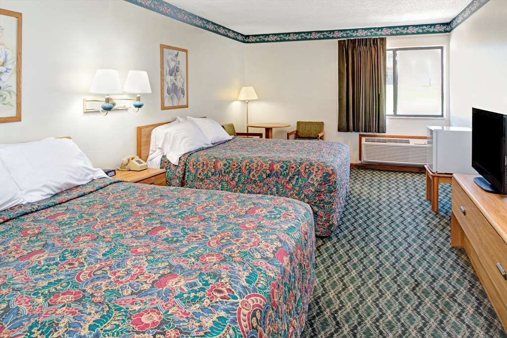 Red Oak Rodeway Inn חדר תמונה