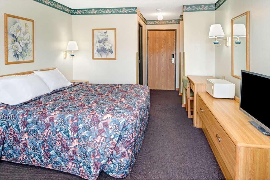 Red Oak Rodeway Inn חדר תמונה