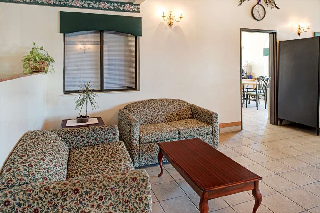 Red Oak Rodeway Inn מראה פנימי תמונה