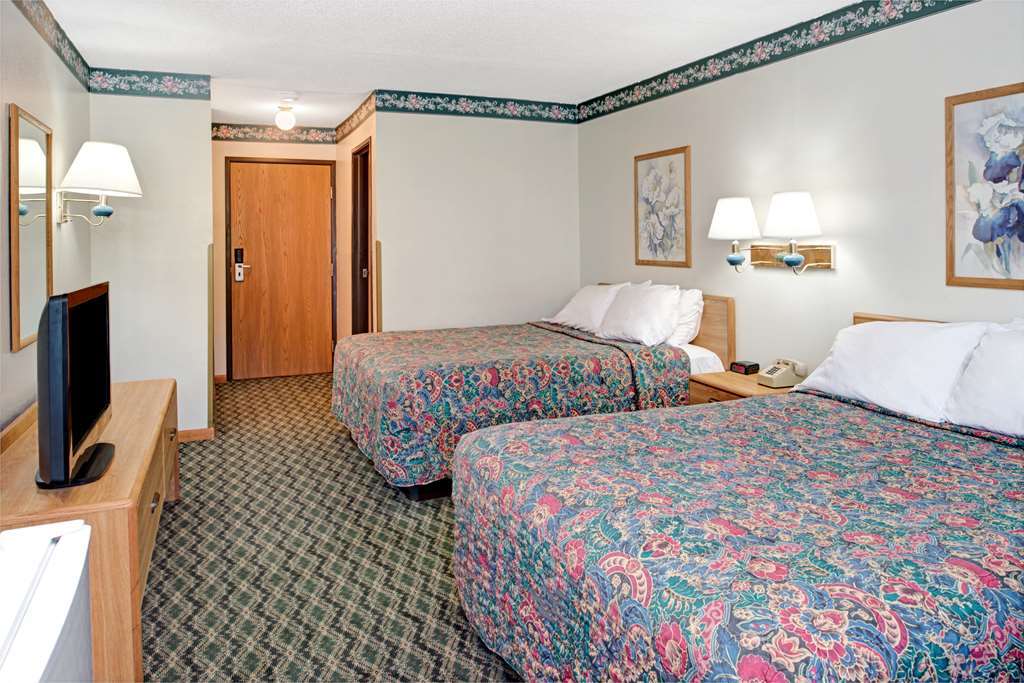 Red Oak Rodeway Inn חדר תמונה